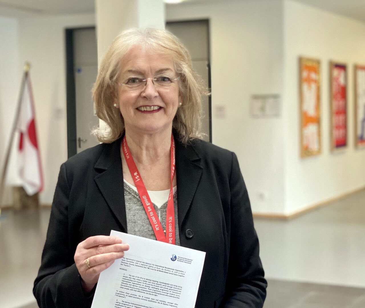 Schuldirektorin Eileen Lyons der ISR Neuss Düsseldorf mit IB Diploma